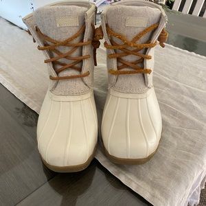 Girl’s Sperry Saltwater Rain boots